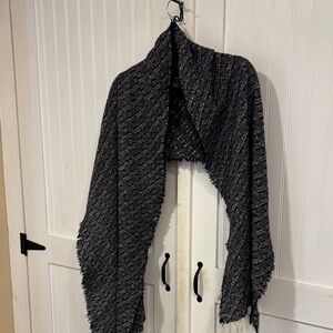 Destin Black/gray/white, frayed, houndstooth,Cashmere/wool Scarf/wrap Italy